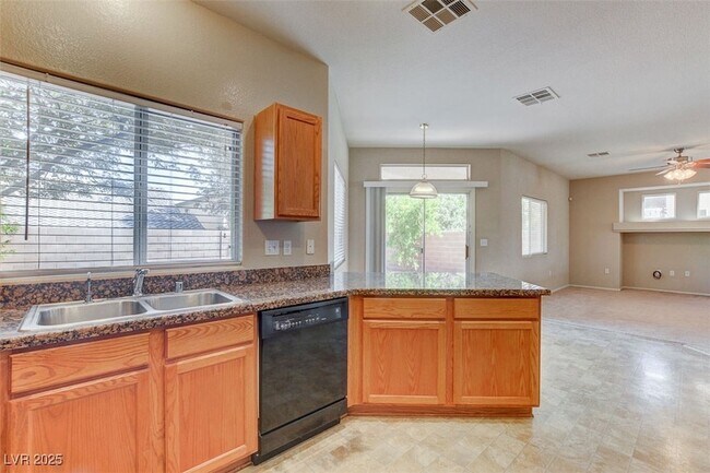 Building Photo - 10940 Salernes St
