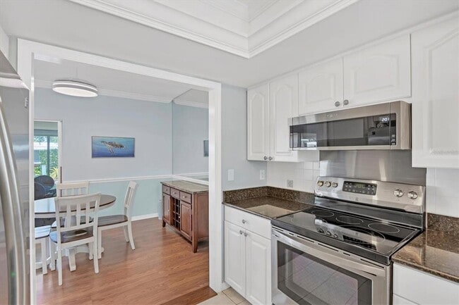 Building Photo - 5849 Tidewood Ave