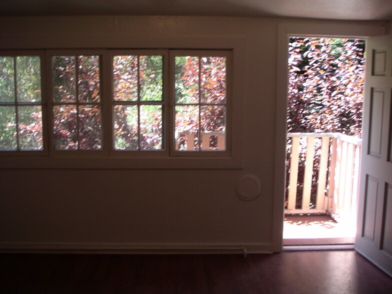 Building Photo - 512 14th St