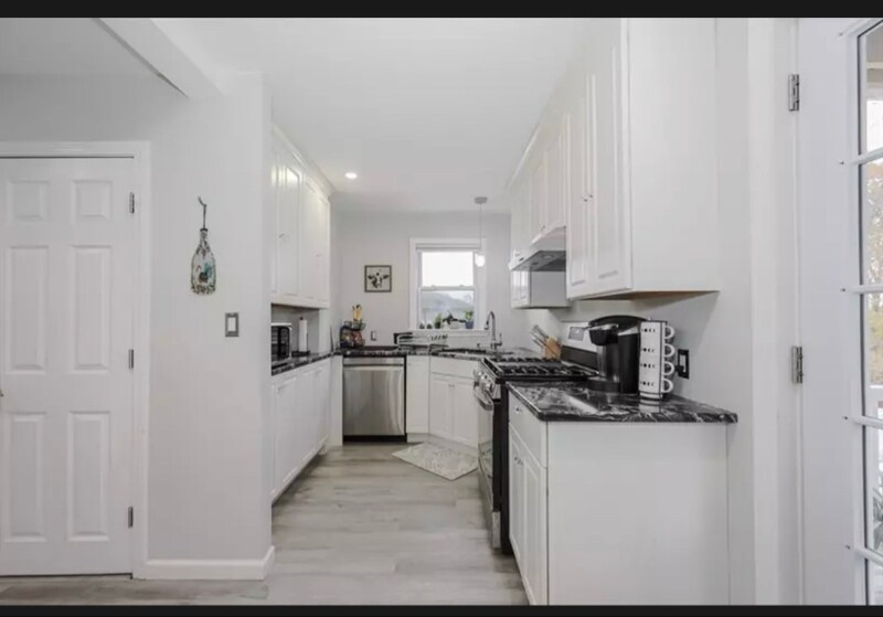 Building Photo - 35 Honora Ave