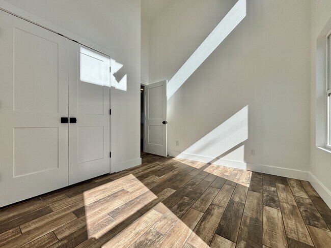Building Photo - 227 Canyon Springs Dr