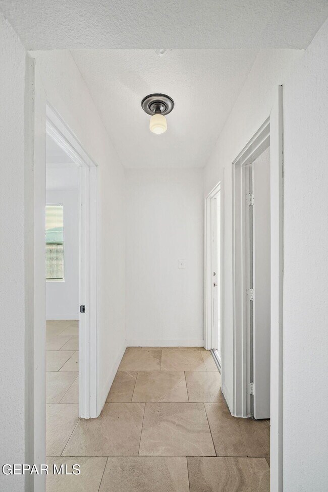 Building Photo - 3204 Memphis Ave