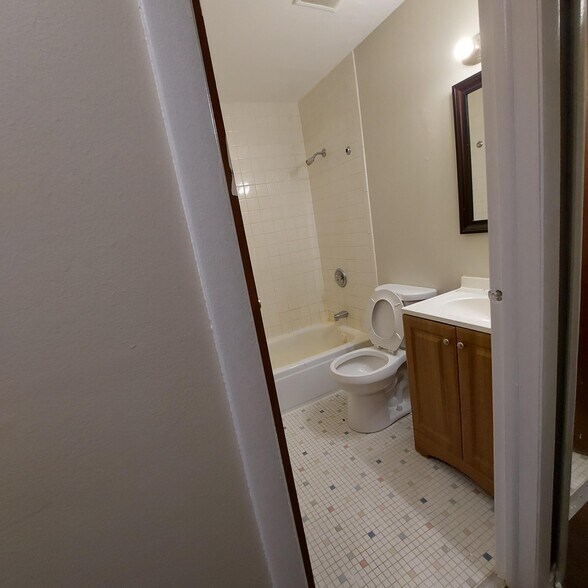 Building Photo - 920 Jonathon Ct