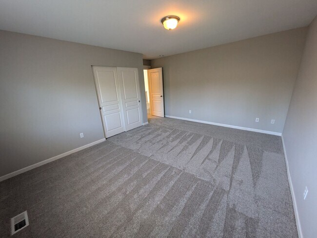 Building Photo - 404 Wallace St