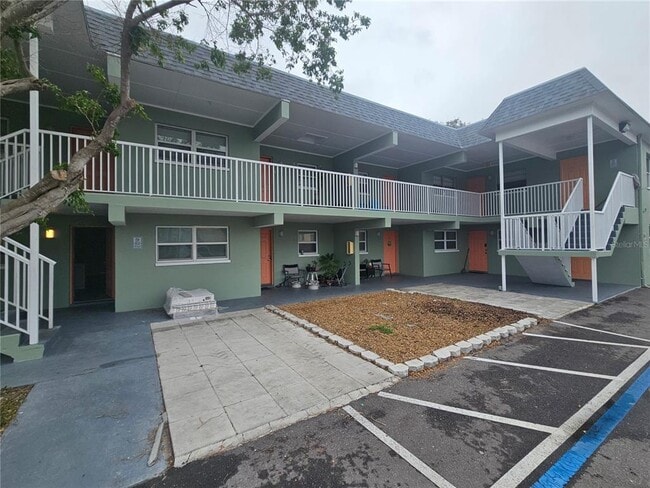 Building Photo - 2045 Alpine Rd