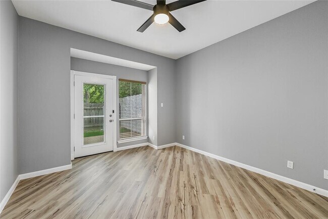 Building Photo - 415 Towne Park Trail