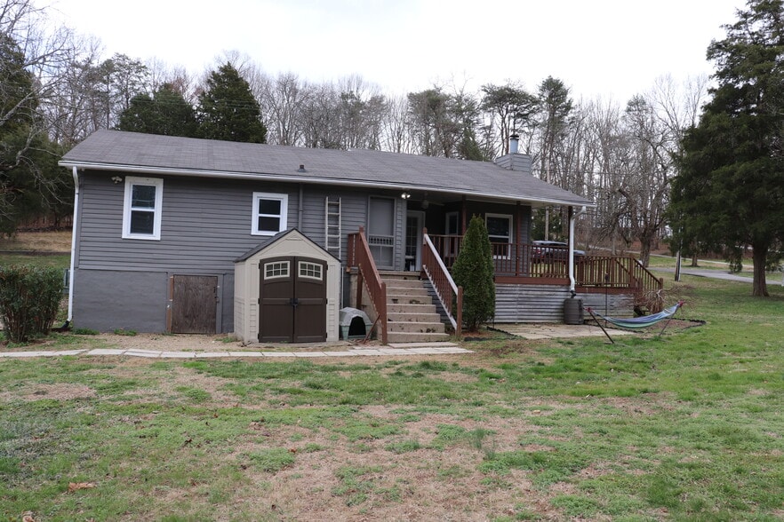 Building Photo - 10075 Westland Dr