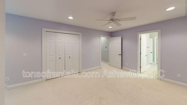 Building Photo - 385 Mistletoe Trail