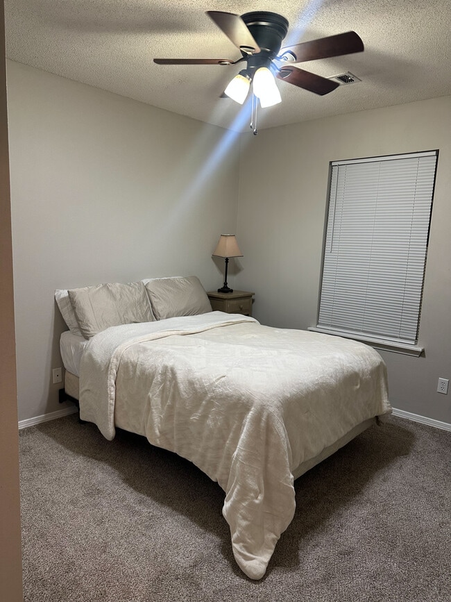 Building Photo - 2407 Broken Hill Dr