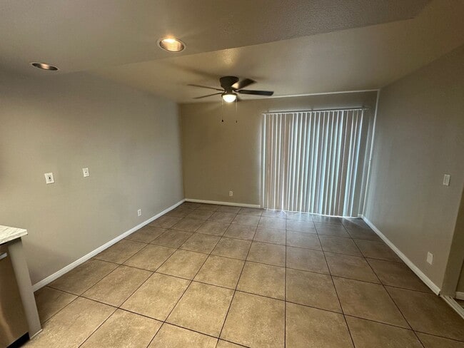 Building Photo - 4p2658 -7