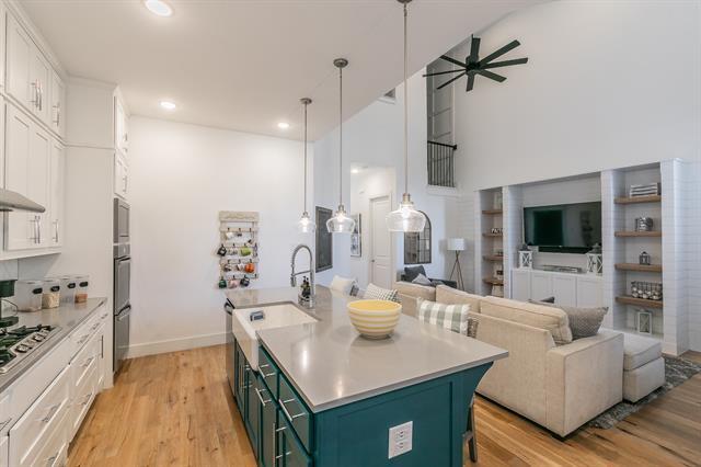 Building Photo - 2425 Longspur Dr