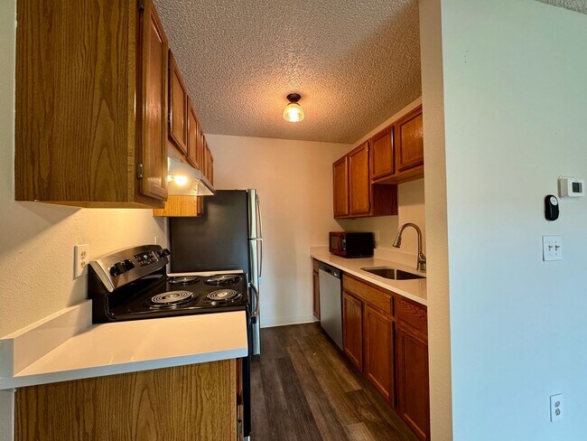 Building Photo - 1 Bedroom, 1 Bath Apartment in Boulder