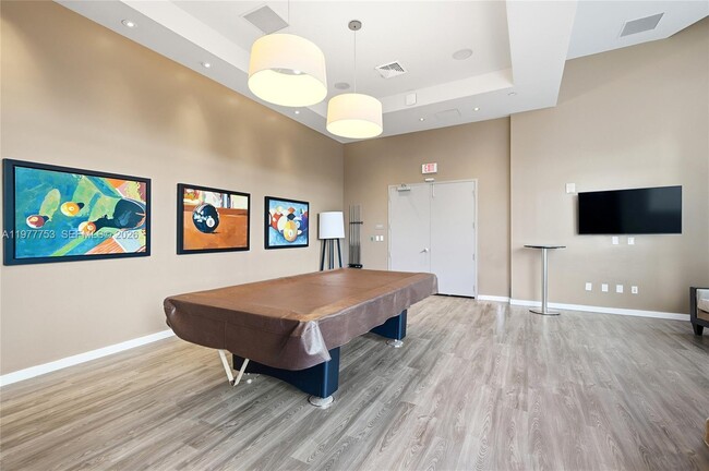 Building Photo - 3101 S Ocean Dr