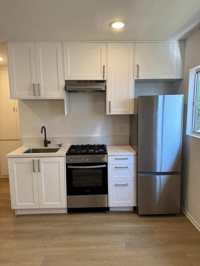 Interior Photo - Primetime Brentwood