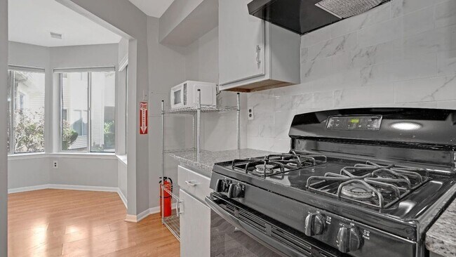 Building Photo - 1090 Schmidt Ln