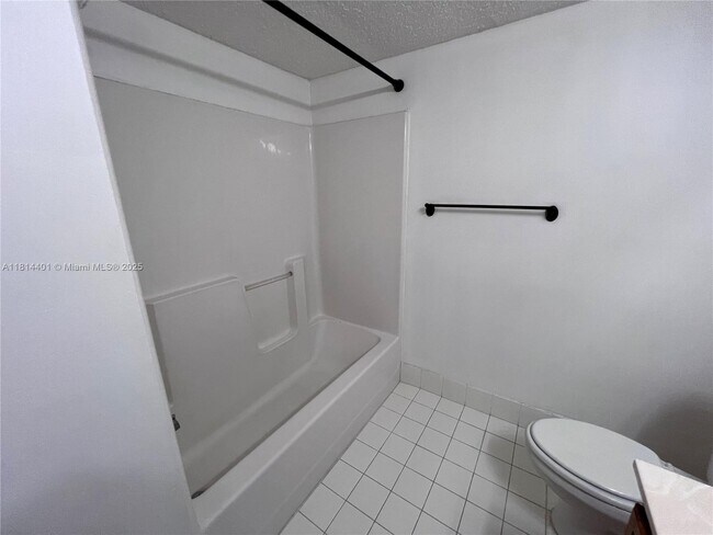 Building Photo - 9907 Westwood Dr