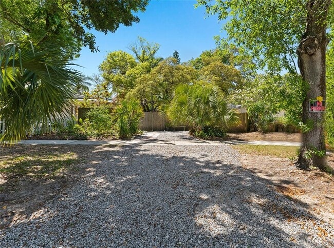 Building Photo - 515 Crystal Beach Ave
