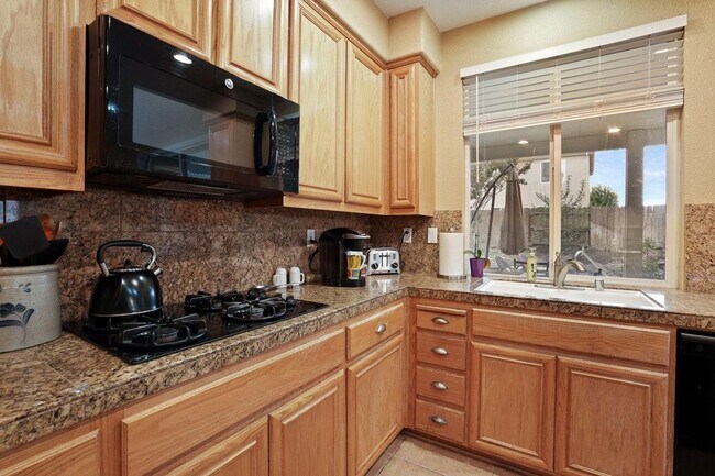 Building Photo - 549 Glenbriar Cir