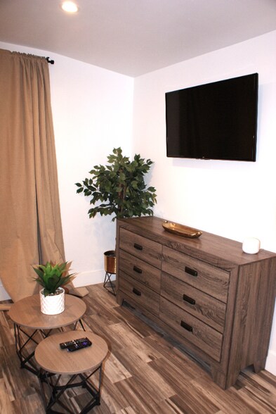 Building Photo - 7065 Aura Ave