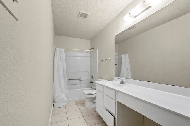 Building Photo - 2105 Capstan Dr