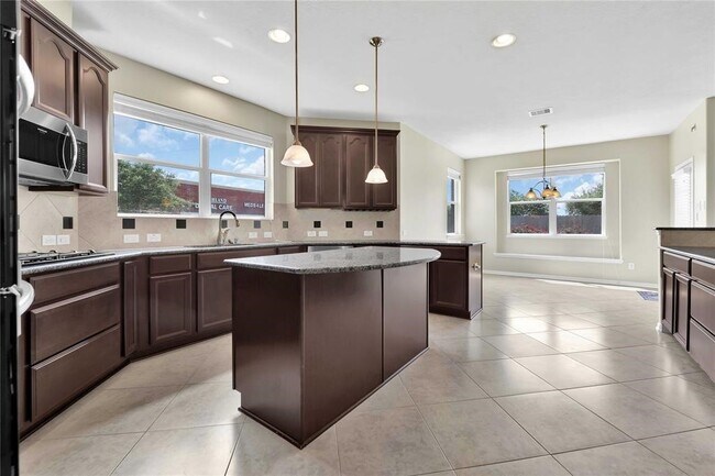 Building Photo - 1807 Brighton Brook Ln