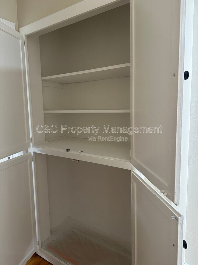 Building Photo - 10532 La Mirada Blvd