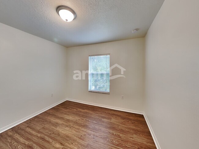 Building Photo - 19640 Timberbluff Dr