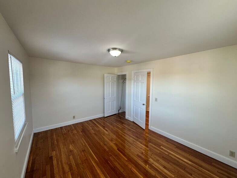 Building Photo - 5 Bishop Rd