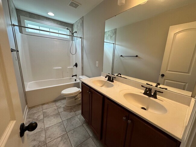 Building Photo - 4BED / 2.5BATH BEAUTIFUL HOME IN ANDERSON CREEK!