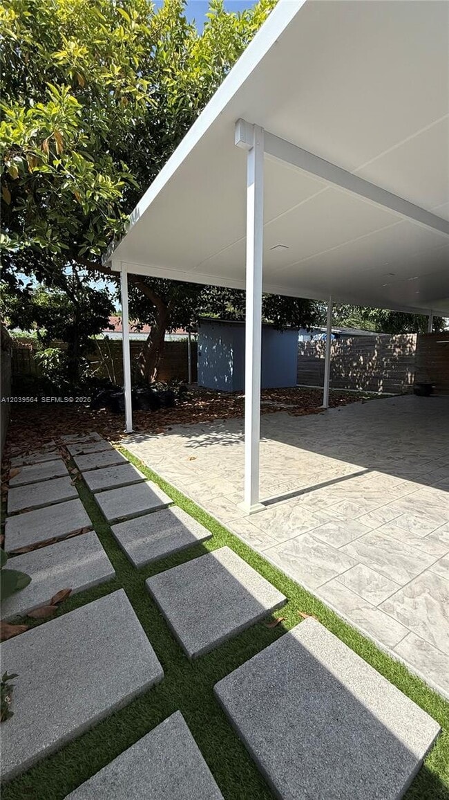 Building Photo - 1380 SW 20th St