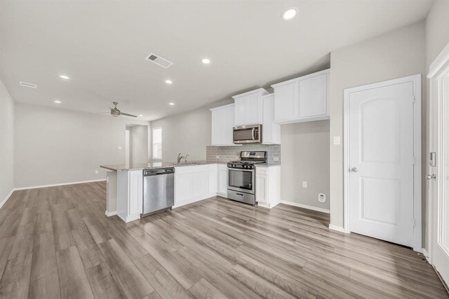 Building Photo - 9244 Inland Leather Ln