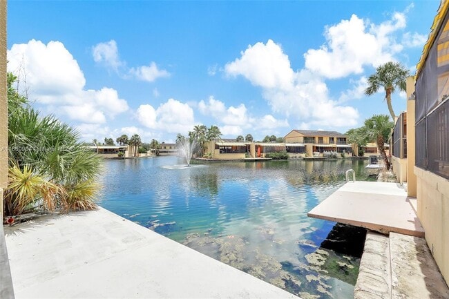 Building Photo - 15547 Braemar Ct