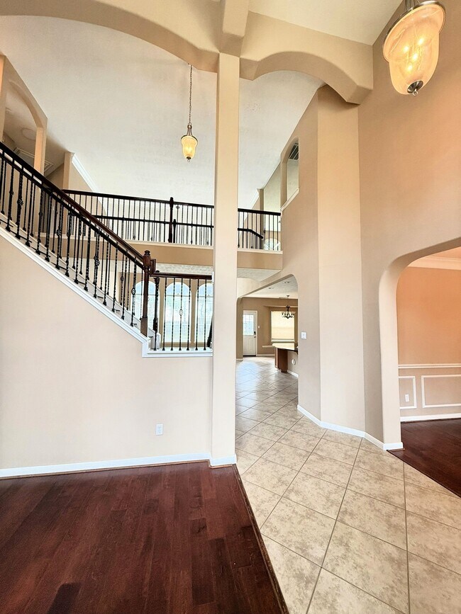 Building Photo - 2214 Jurgensen Ln