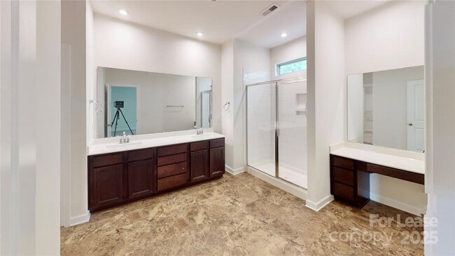 Building Photo - 4523 Collingham Dr