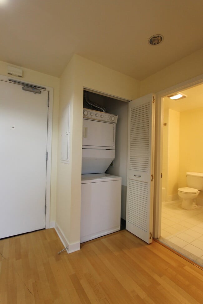 Building Photo - EPIC REA-AZARI PM - Nice Studio at The Beacon in South Beach w/Parking available