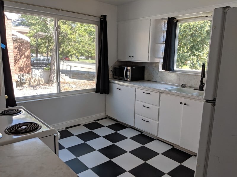 Building Photo - 535 E 400 N