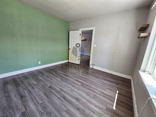 Building Photo - 915 N Harrison Ave