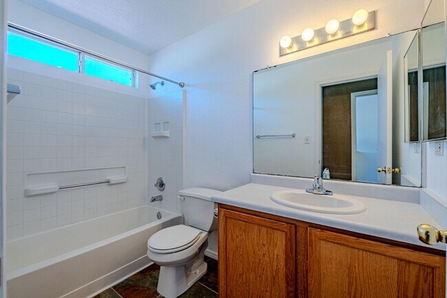 Building Photo - 4720 Shepherd Ct NE