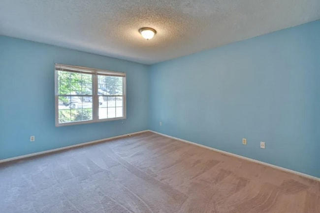 Building Photo - 47 Doranne Ct