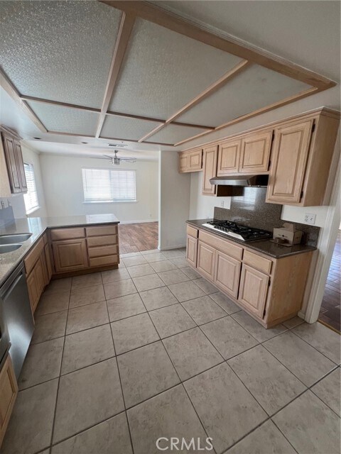 Building Photo - 2224 Ruhland Ave