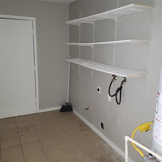 Building Photo - 12931 Southbridge Rd