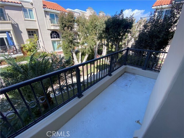 Building Photo - 6031 Shadowbrook Cir