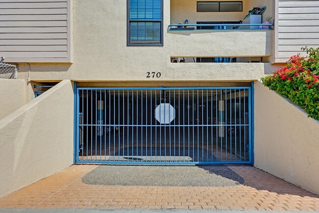 Building Photo - 270 Dahlia Ave