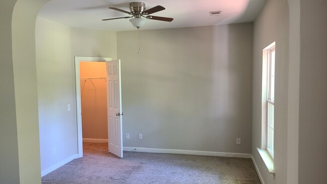 Building Photo - 1007 W Marymont Ln