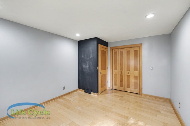 Building Photo - 4395 Shady Oak Ct