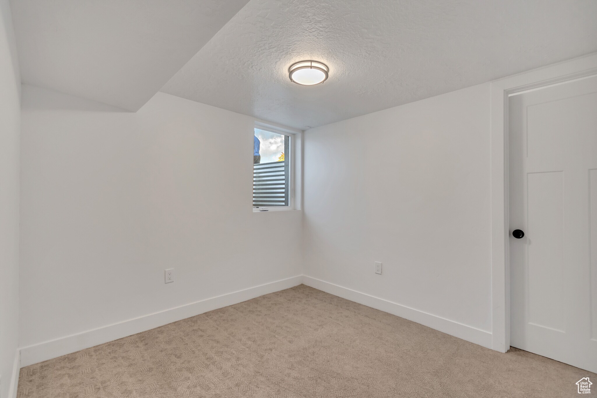 Building Photo - 394 N 100 E