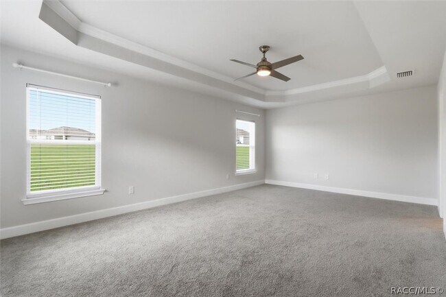 Building Photo - 336 W Rexford Dr