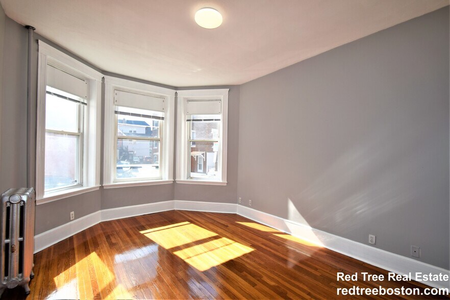 Building Photo - 83 Glenville Ave