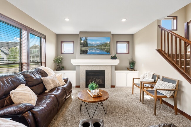 Building Photo - 9425 Compass Pointe Rd