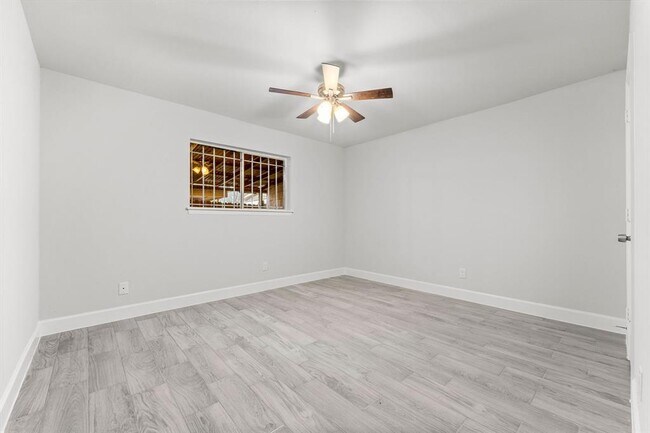 Building Photo - 9026 Kempwood Dr